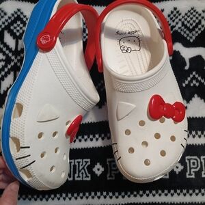 CROCS HELLO KITTY White Clog Sandals with Red Bow and Blue Soles